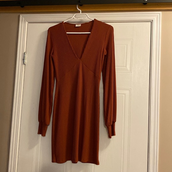Wilfred Jeanne Bell Sleeve Dress - Picture 2 of 5